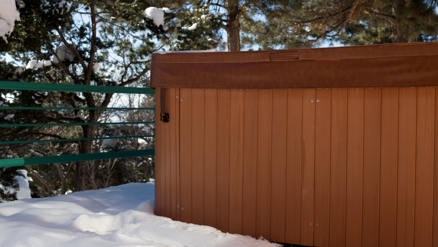 covered-hot-tub-winter