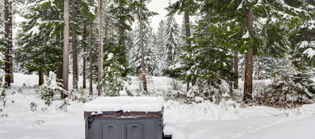 hot-tub-covered-in-snow