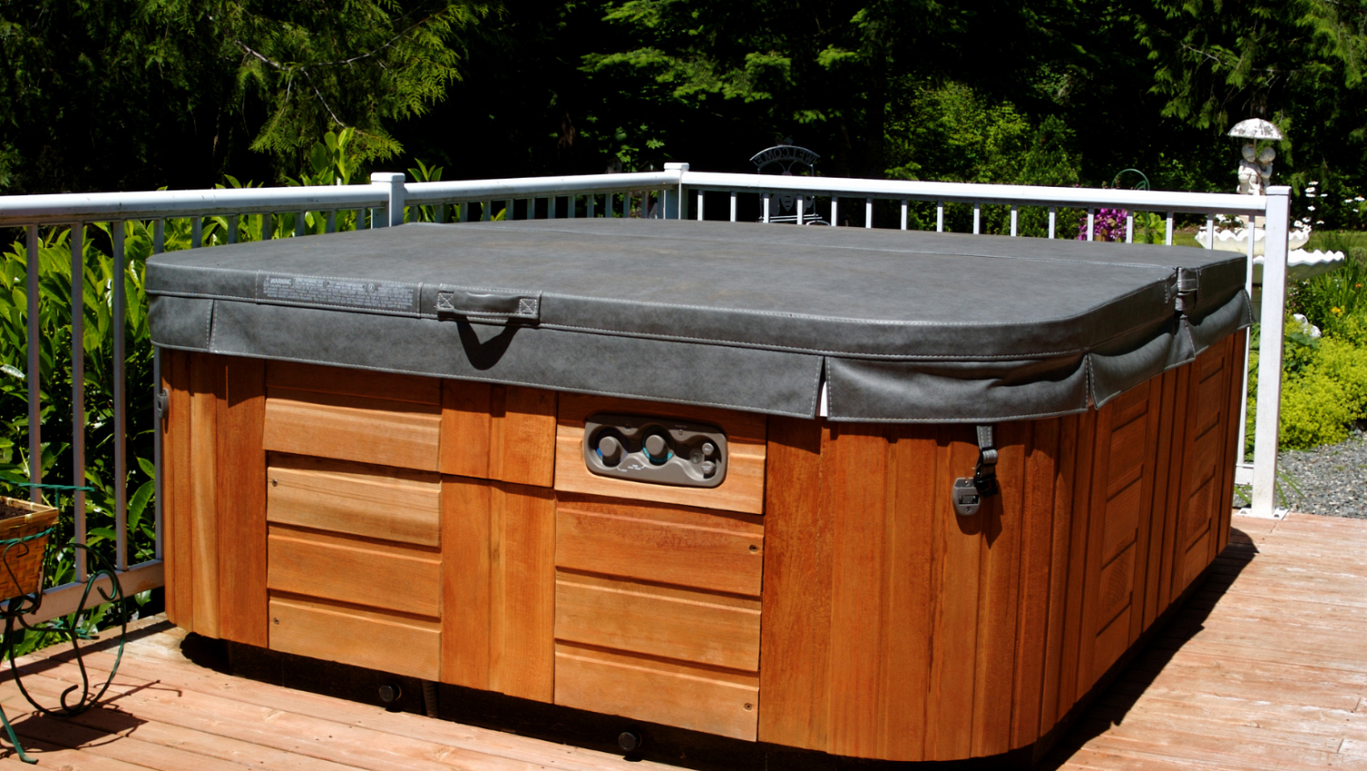 hot-tub-on-deck